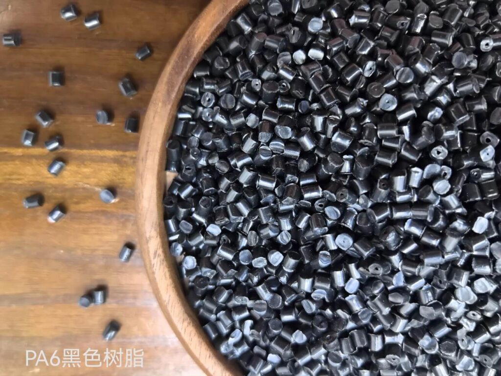 ¿Es plástico el nailon?